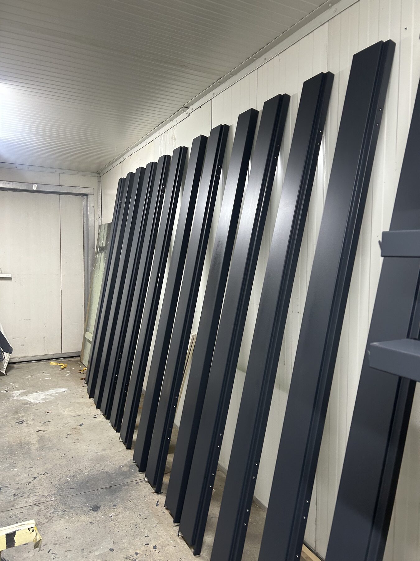 Kozijnen, lakwerk in werkplaats