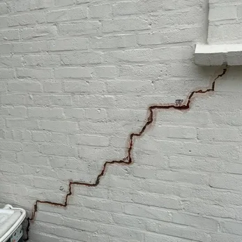Scheurvorming in het metselwerk